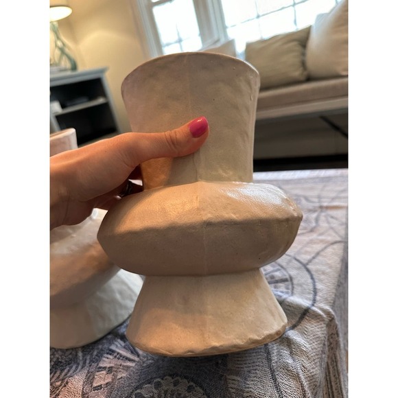 This is for one ceramic unique cream colored vases - Picture 2 of 8